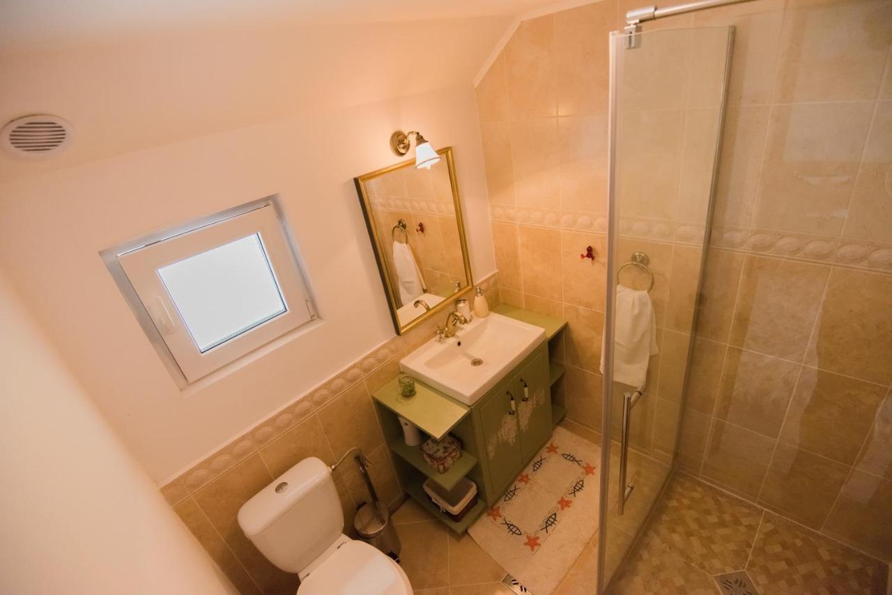 Vila Chic M Hotell Moieciu de Jos Exteriör bild