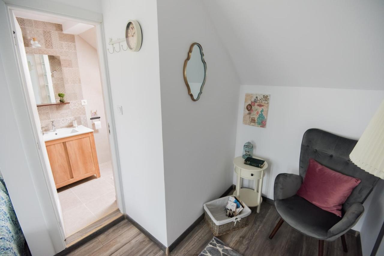 Vila Chic M Hotell Moieciu de Jos Exteriör bild
