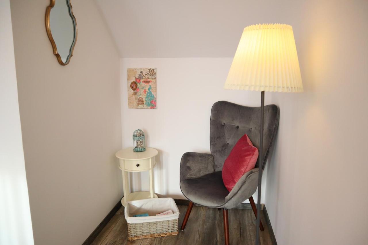 Vila Chic M Hotell Moieciu de Jos Exteriör bild