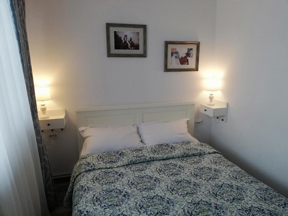 Vila Chic M Hotell Moieciu de Jos Exteriör bild