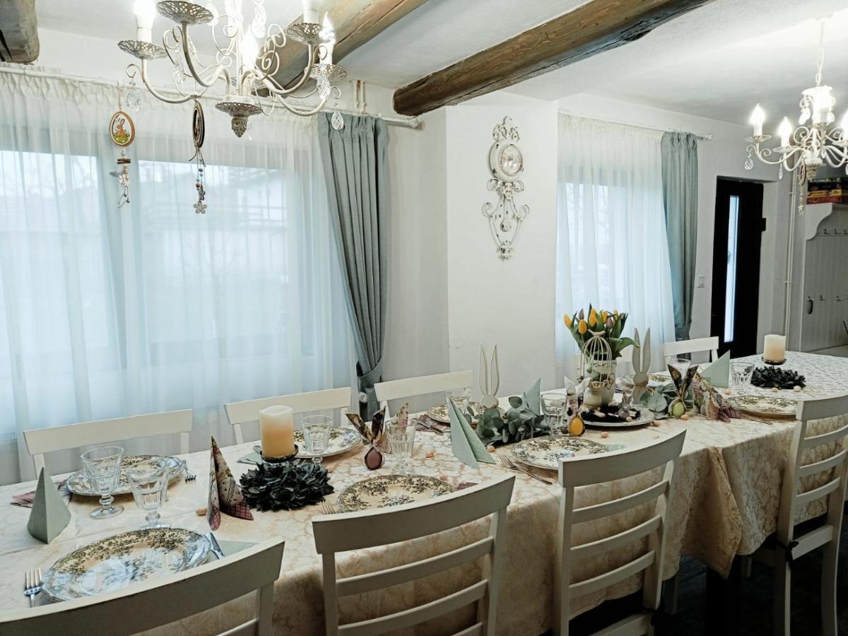 Vila Chic M Hotell Moieciu de Jos Exteriör bild